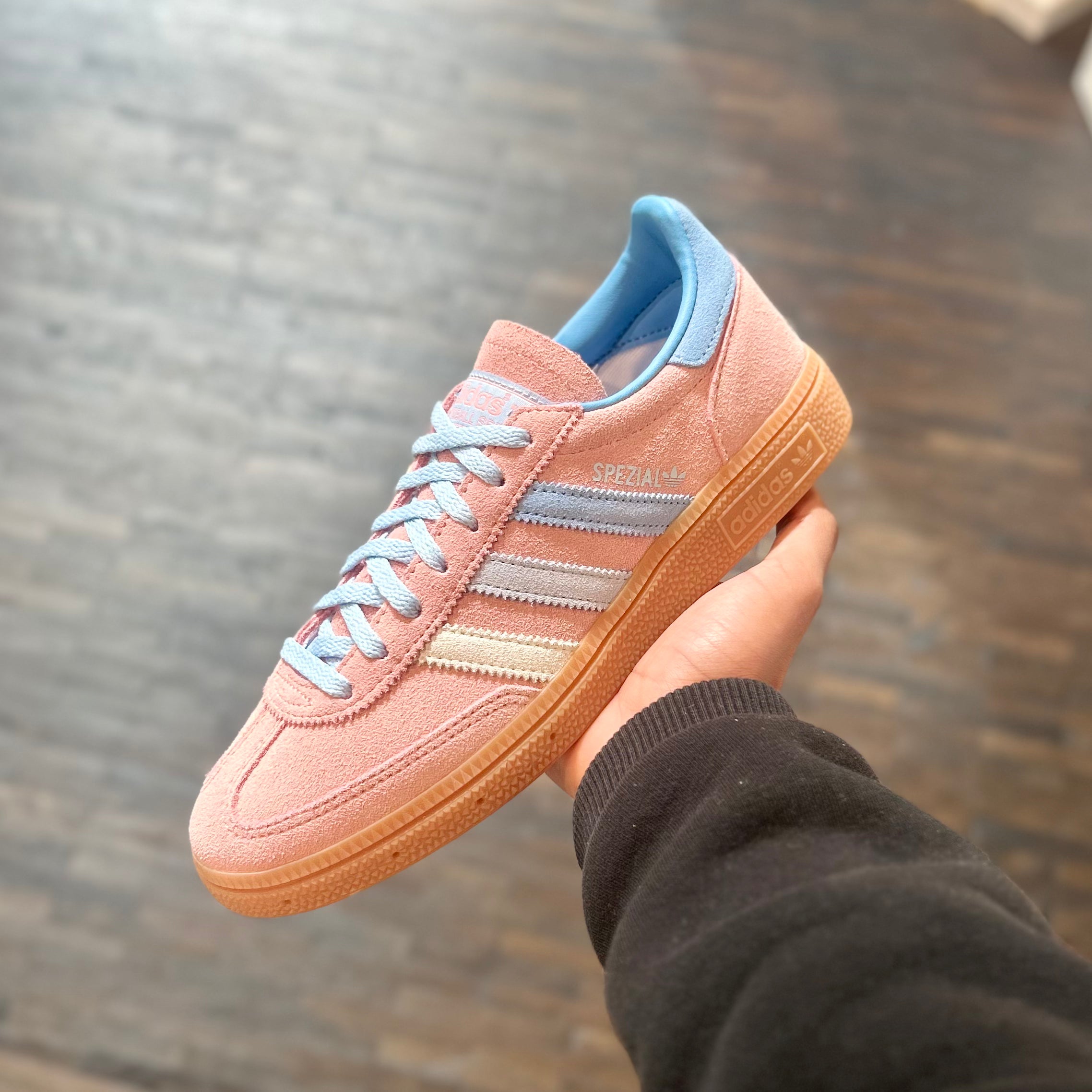 Adidas Handball Spezial Semi Pink Spark in store foto echte kleur en look