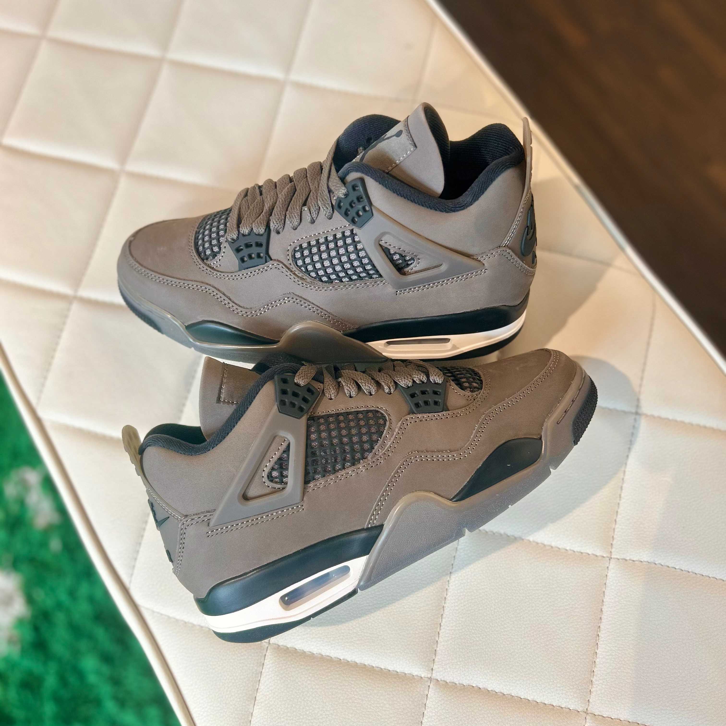 Air Jordan 4 Retro Cave Stone in store foto echte kleur en look