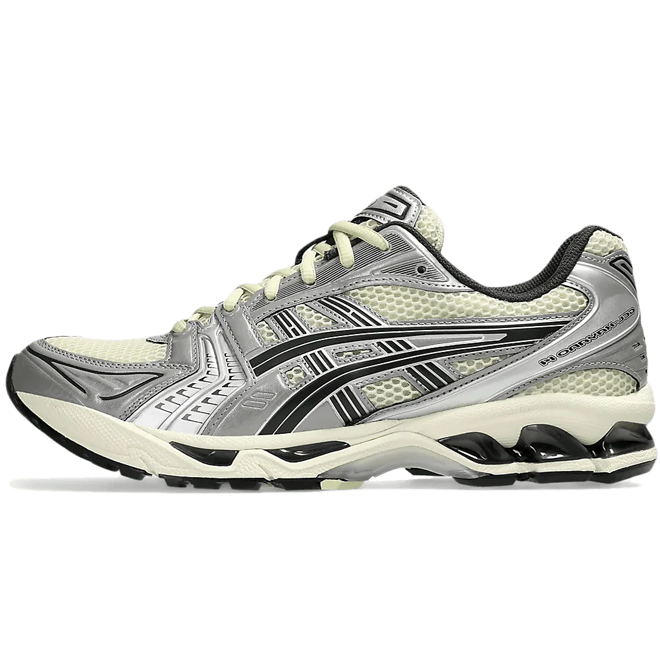 ASICS Gel Kayano 14 Oyster White Steeple Grey front view wit grijze sneaker