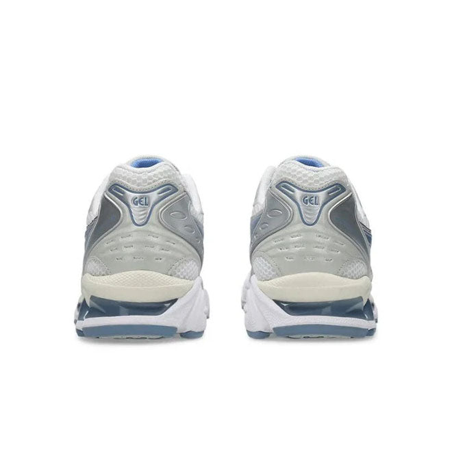 ASICS Gel Kayano 14 White Light Navy achterkant hiel en structuur detail