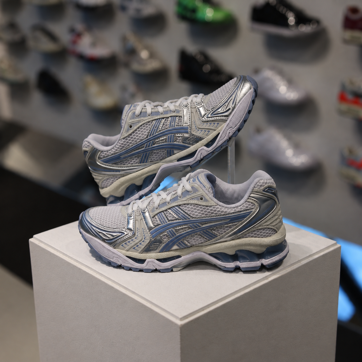 ASICS Gel-Kayano 14 White Light Navy in de winkel met echte kleur en premium afwerking