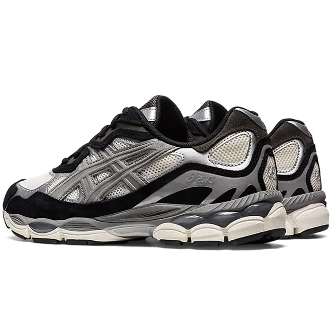 ASICS Gel NYC Ivory Clay Grey zij/achterkant hiel en logo detail