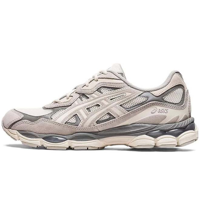 ASICS NYC Oyster Grey front view grijze sneaker mesh en suede