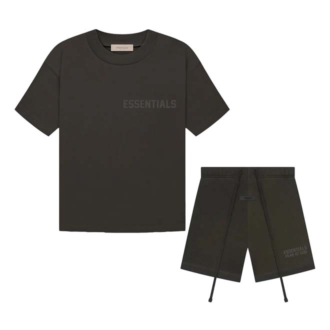 Fear of God Essentials Off Black Summer Set front view zwarte oversized t-shirt en short set