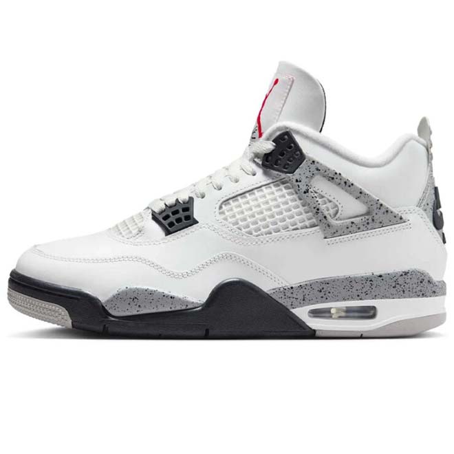 Air Jordan 4 Retro White Cement zijkant met witte leren upper en cement print details