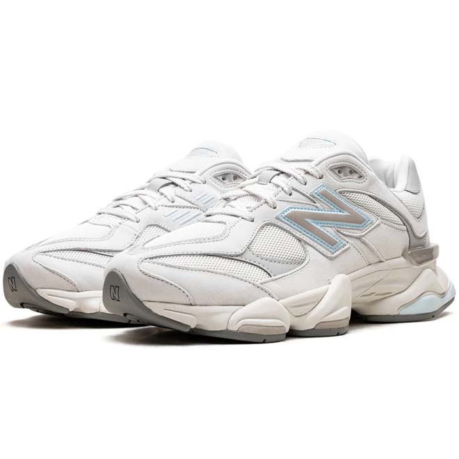 New Balance 9060 Reflection Raincloud Quarry Blue zijkant N logo en chunky zool detail