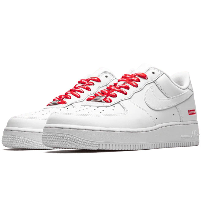 Nike Air Force 1 Low White Supreme sneaker zijkant