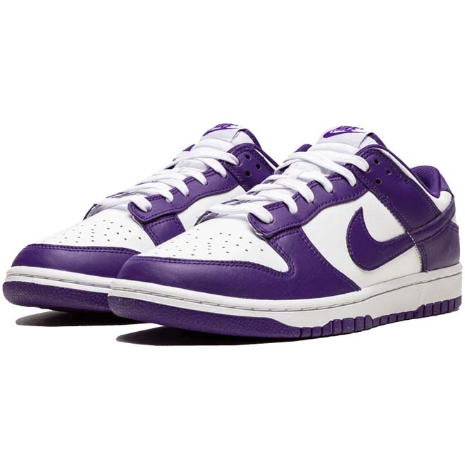 Nike Dunk Low Court Purple zijkant swoosh en paars wit design detail