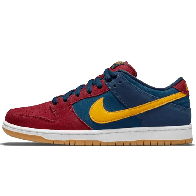 Nike SB Dunk Low Barcelona front view kleurrijke sneaker met paars rood en blauw details