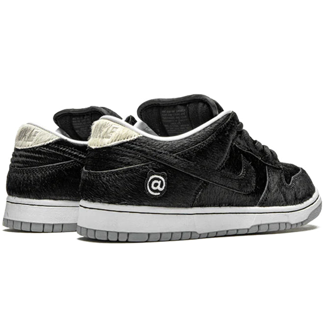 nike-sb-dunk-low-bearbrick-medicom-toy-side