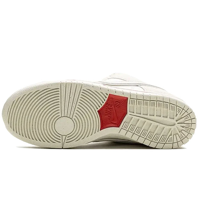 Nike SB Dunk Low City Of Love Light Bone zool met grip patroon en Nike SB details