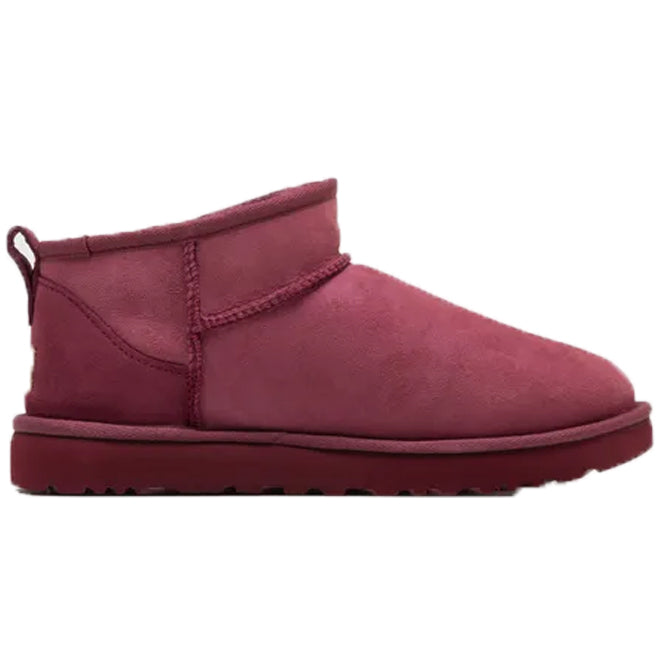 UGG Classic Ultra Mini Boot Dark Peony suede en schapenwol detail close-up