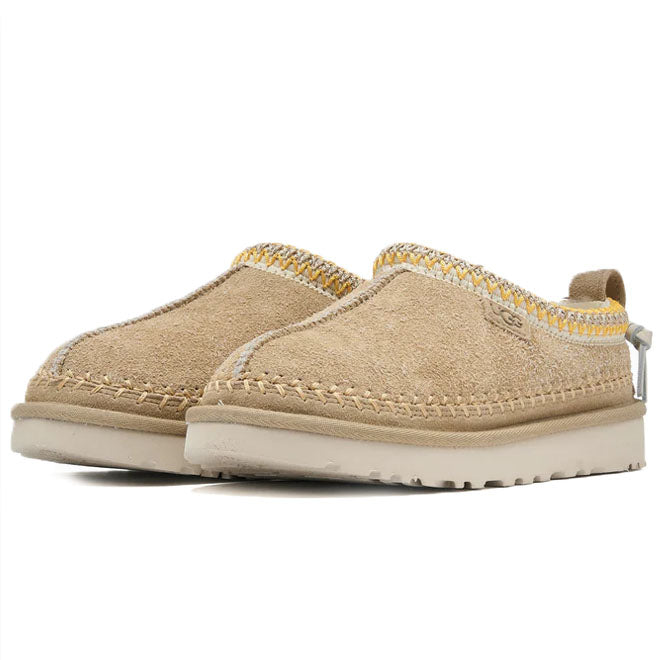 UGG W Tasman Biarritz Mustard Seed zijkant patroon en suede detail geel
