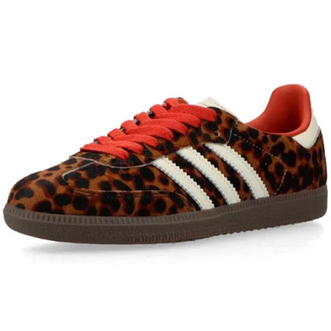 Adidas Samba OG Preloved Red Leopard leopard print en materiaal detail close-up