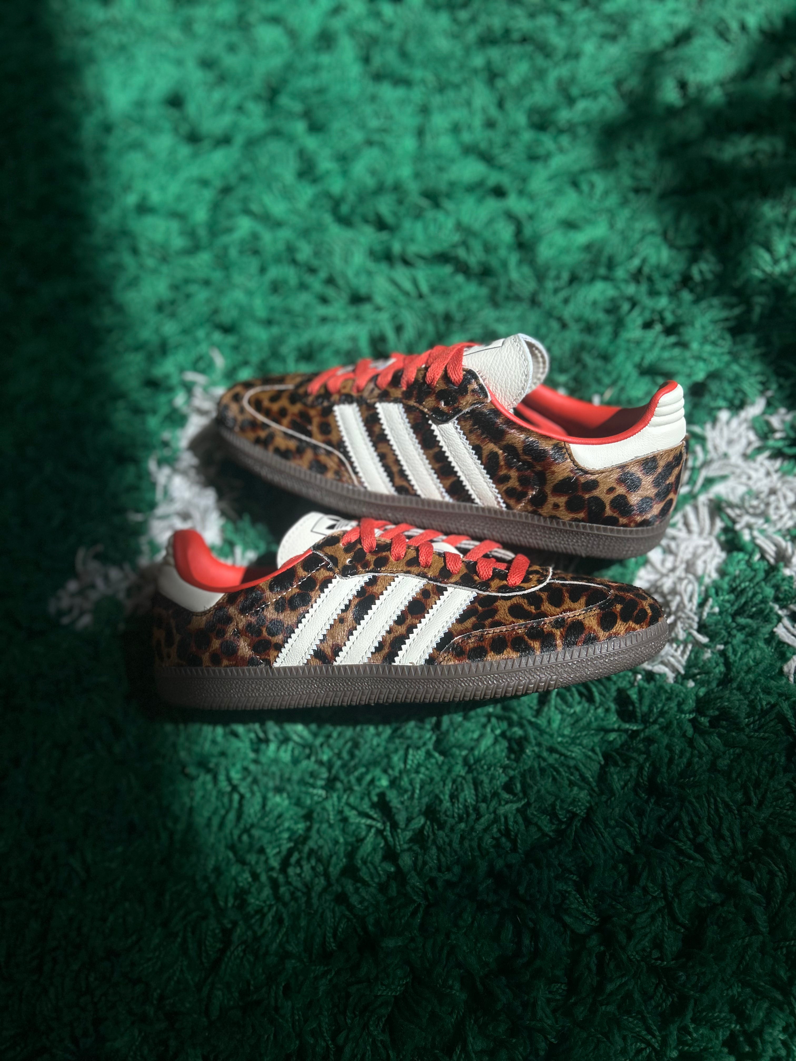 Adidas Samba OG Preloved Red Leopard in store foto echte kleur en look