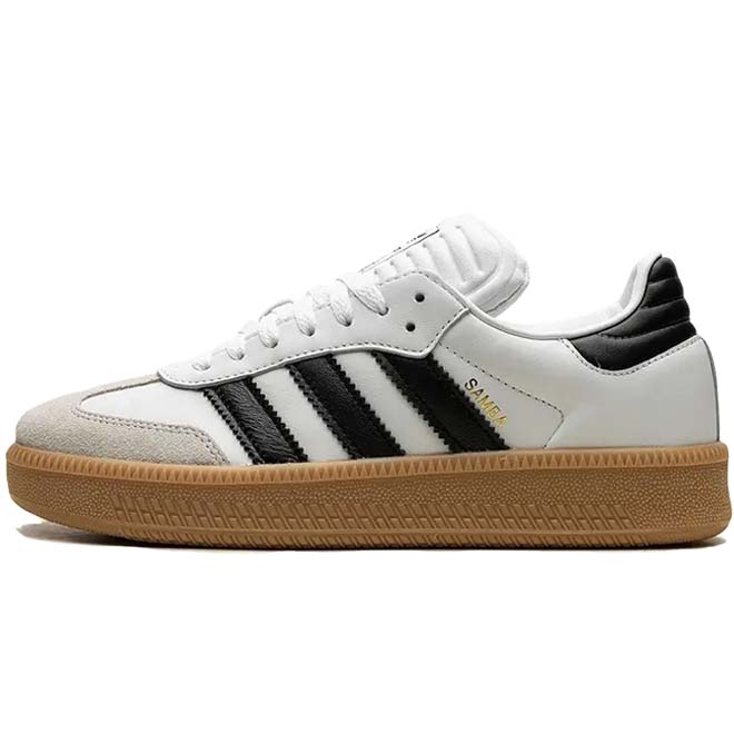 Adidas Samba XLG White Black Gum front view witte sneaker zwarte strepen gum zool