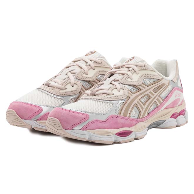 ASICS Gel NYC Cream Mineral Beige Pink front view beige roze runner sneaker