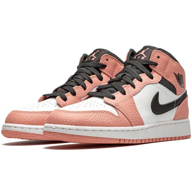 Jordan 1 Mid Pink Quartz GS zijkant swoosh en roze kleur detail