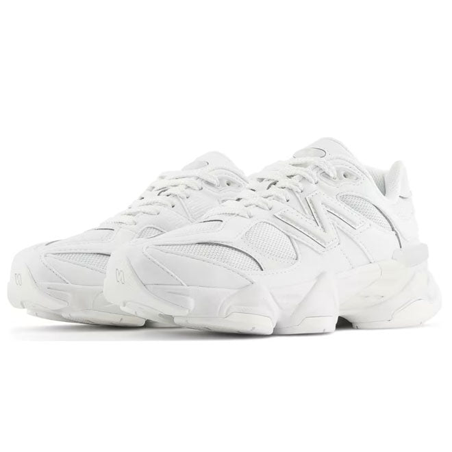 New Balance 9060 Reflection GS zijkant met mesh en suède upper en ABZORB demping