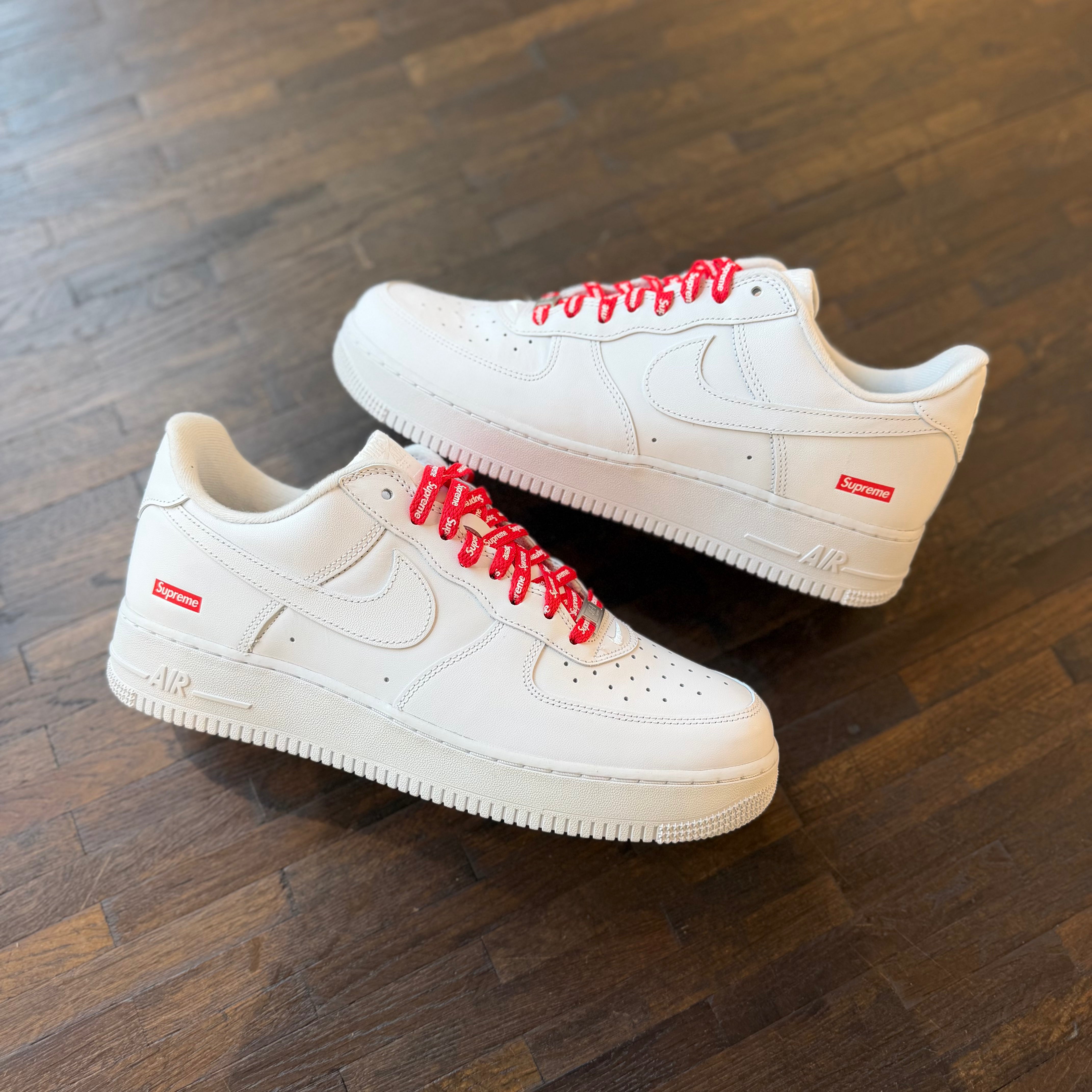 Nike Air Force 1 Low White Supreme in de winkel met echte kleur en premium leren afwerking