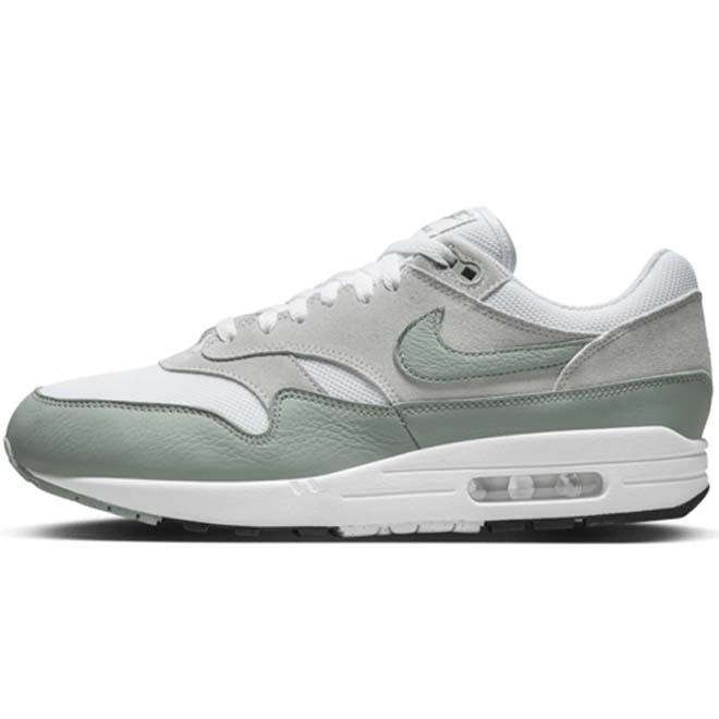 Nike Air Max 1 Mica Green front view groene witte sneaker