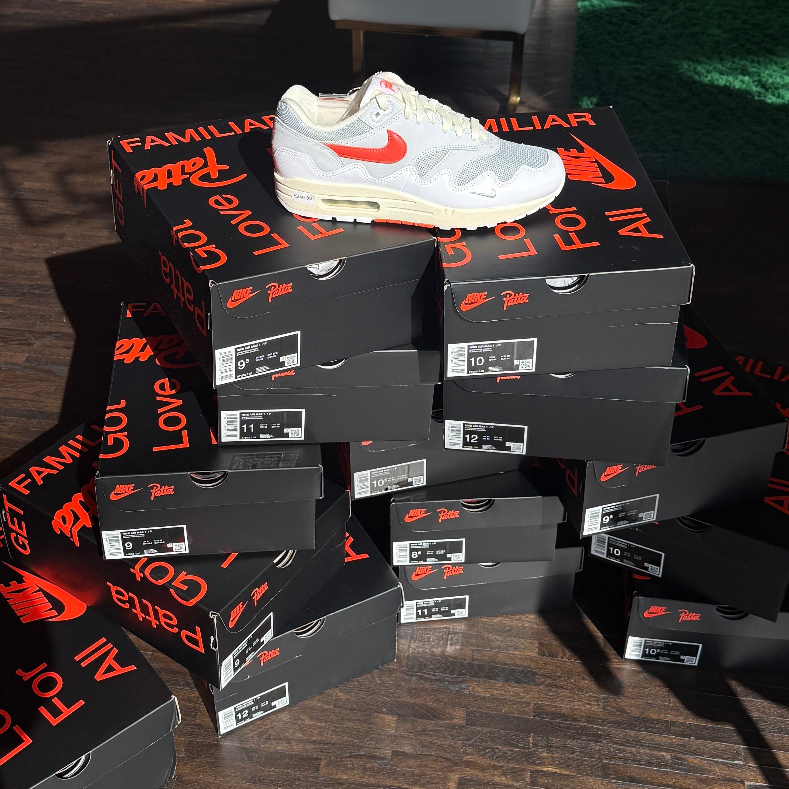 Nike Air Max 1 Patta Waves White Hyper Crimson sneaker