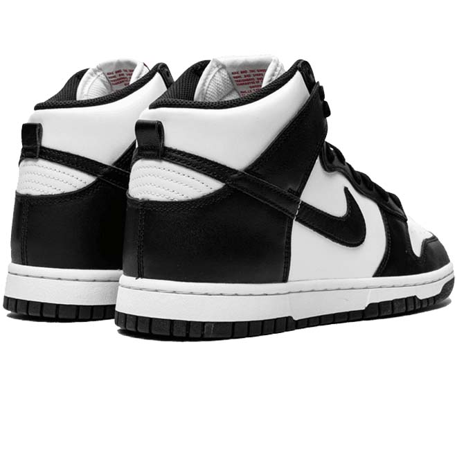 Nike Dunk High Black White Panda schuin achter zijaanzicht met zwart wit leren upper