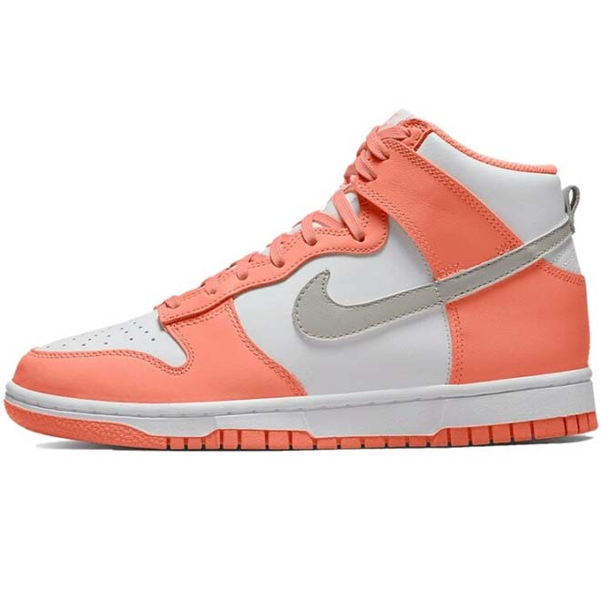 Nike Dunk High Crimson Bliss W front view dames sneaker beige roze