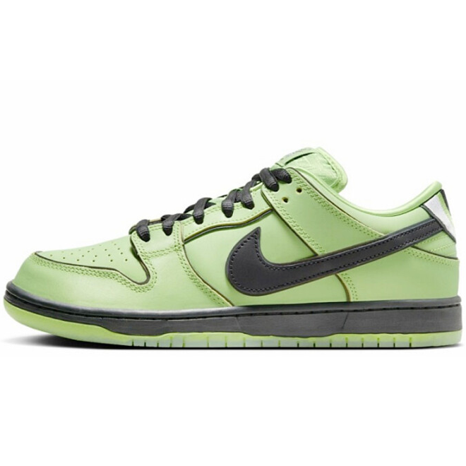 Nike SB Dunk Low Powerpuff Girls Buttercup front view groene sneaker collab