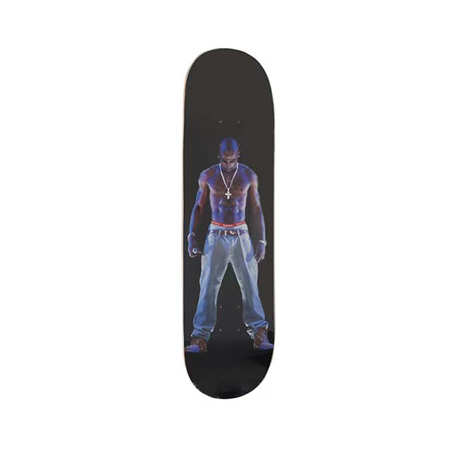 Supreme Tupac Hologram Skateboard Deck achterkant met Supreme branding en hologram artworkSupreme Tupac Hologram Skateboard Deck achterkant met Supreme branding en hologram artwork