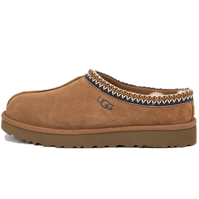 UGG Tasman Slipper Chestnut front view bruine slipper schapenwol