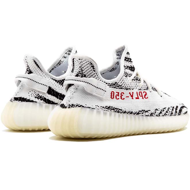 Adidas Yeezy Boost 350 V2 Zebra achterkant hiel en patroon detail