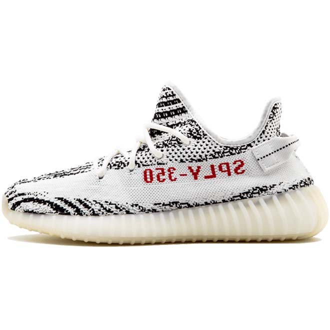 Adidas Yeezy Boost 350 V2 Zebra front view wit zwart rood Primeknit sneaker