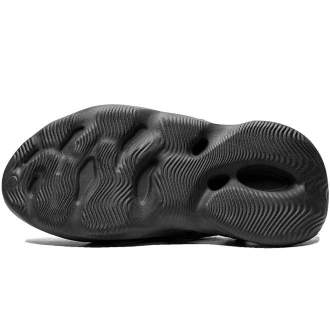 Adidas Yeezy Foam RNNR Onyx zool onderkant grip en comfort detail