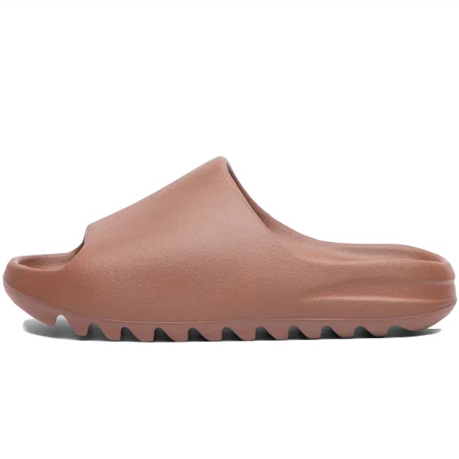 Adidas Yeezy Slide Flax front view bruine slide comfortabele foam slipper