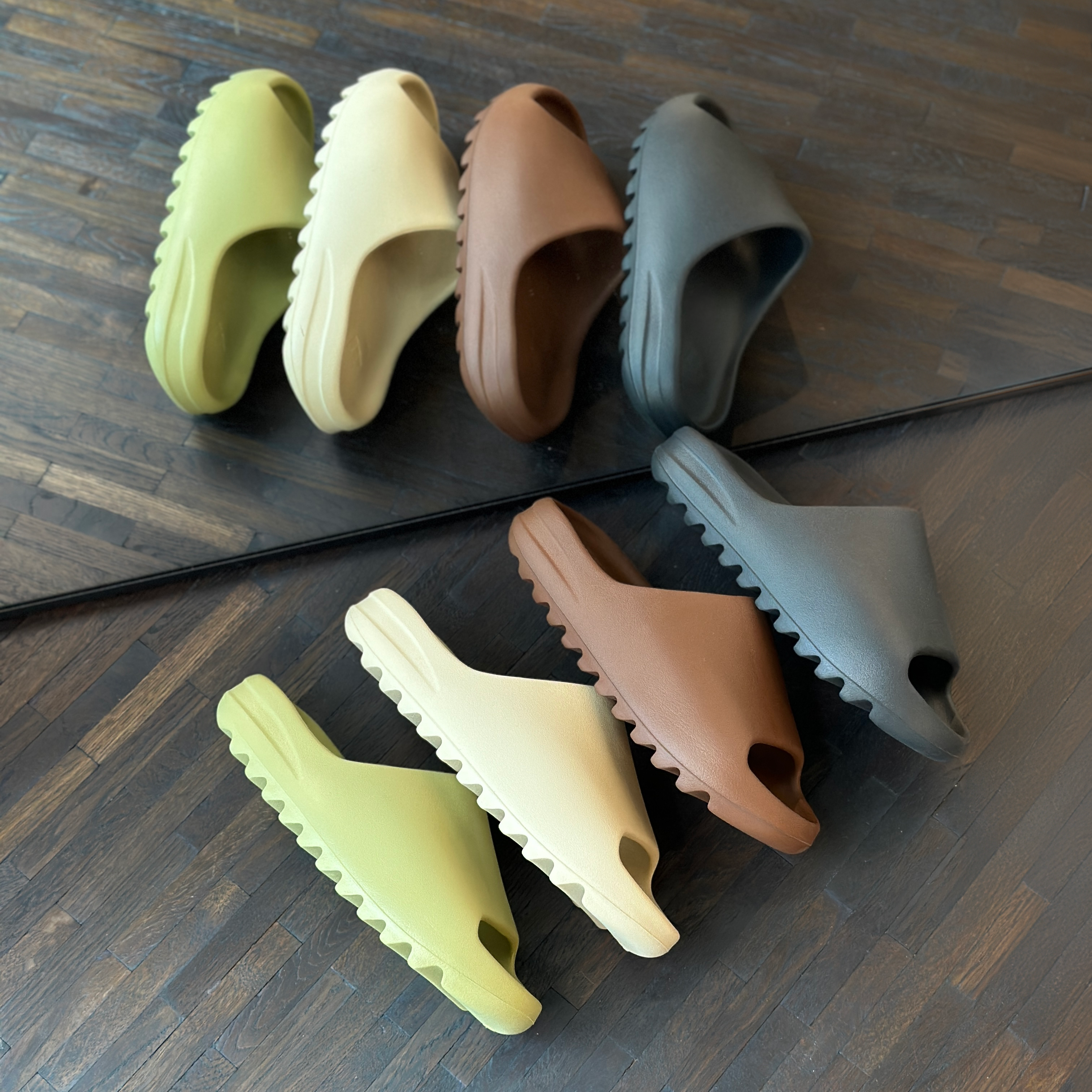 Adidas Yeezy Slide Dark Onyx