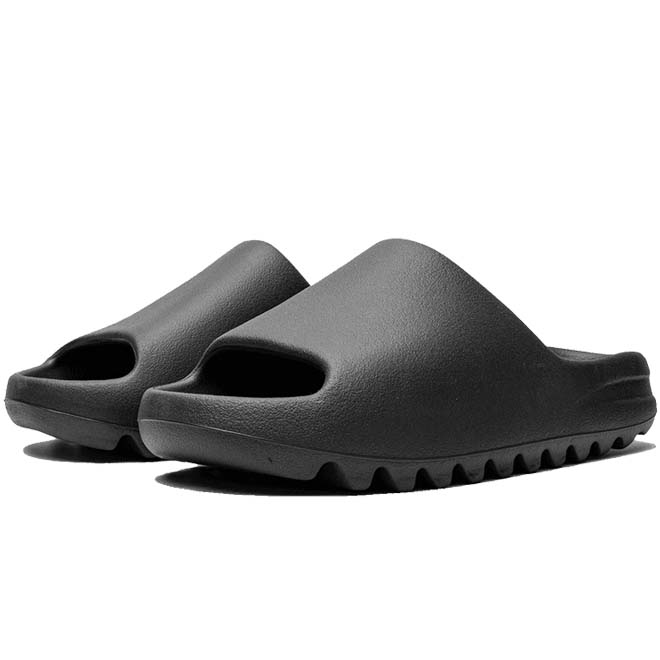 Adidas Yeezy Slide Onyx zijkant design en vorm detail zwart