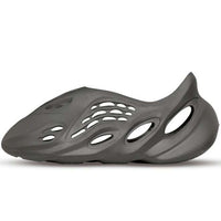 Yeezy-Schaum<br> RNNR Carbon